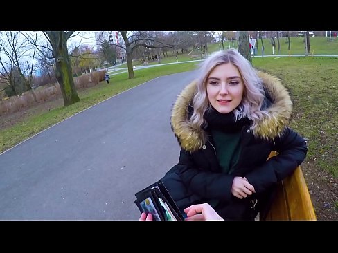 ❤️ Tibla kum sħun ta' barrani għall-flus - blowjob fil-park minn Eva Elfie Porn iebes f'mt.bestsexporno.ru ❌